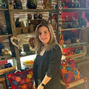 Meet your Posher, Leslie